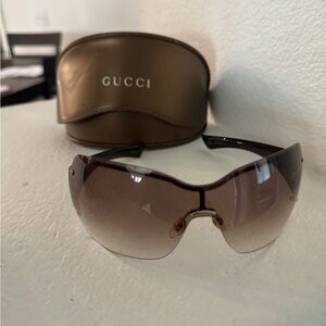 Pre-loved GUCCI Sunglasses (with case) in Excellent Condition